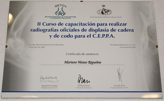 Clínica Veterinaria La Fauna diploma 1