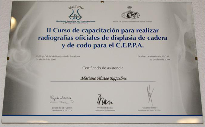 Clínica Veterinaria La Fauna diploma 1