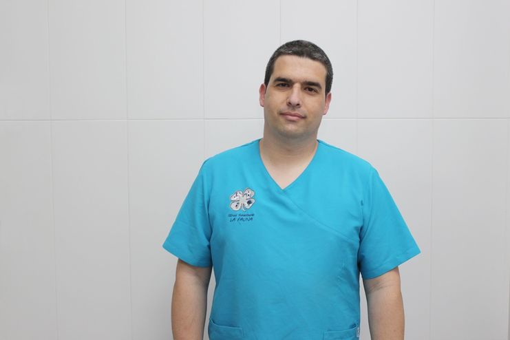 Clínica Veterinaria La Fauna médico veterinario 2
